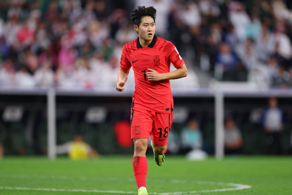 韓國(guó)隊(duì)3-2戰(zhàn)勝伊拉克，李剛?cè)寿惡笳剤F(tuán)隊(duì)合作與個(gè)人表現(xiàn)